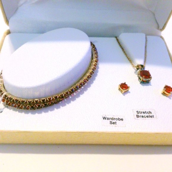 Red Rhinestone Gold Tone NIB Demi Parure Set Social Gallery - Picture 2 of 4